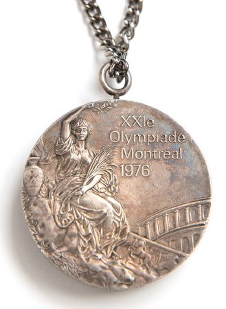 Front: Montr�al 1976 silver medal, Victory with Colosseum in background