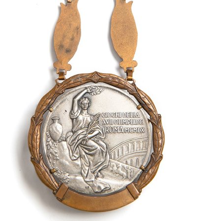 Back: Rome 1960 silver medal, seated Nike and Colosseum with legend