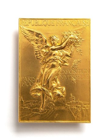 Front: Paris 1900 gold prize plaque, Nike above Paris Exposition
