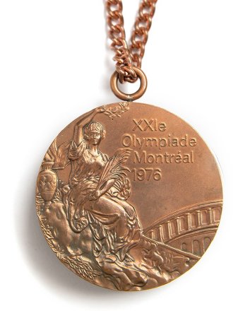 Front: Montr�al 1976 bronze medal, Victory with Colosseum in background