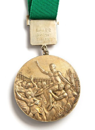 Back: Mexico City 1968 prize medals, Victorious athlete on shoulders