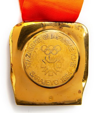 Front: Sarajevo 1984 gold medal, Sarajevo Games emblem and Croatian legend